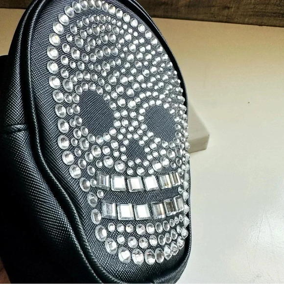 NWOT 2023 Bath & Body Work Crystal Bling Studded Skull Cosmetic/Crossbody - Picture 8 of 9